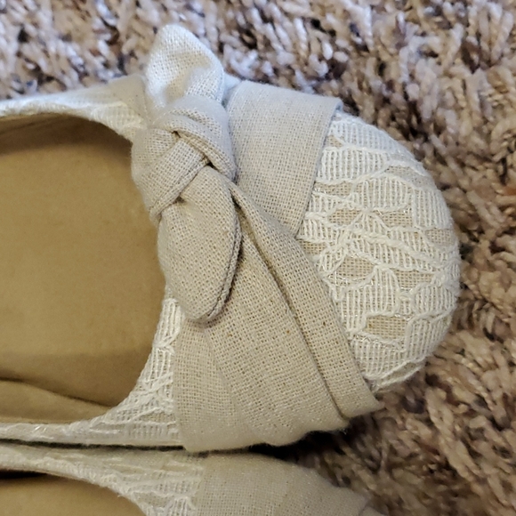 Flats - Picture 2 of 3